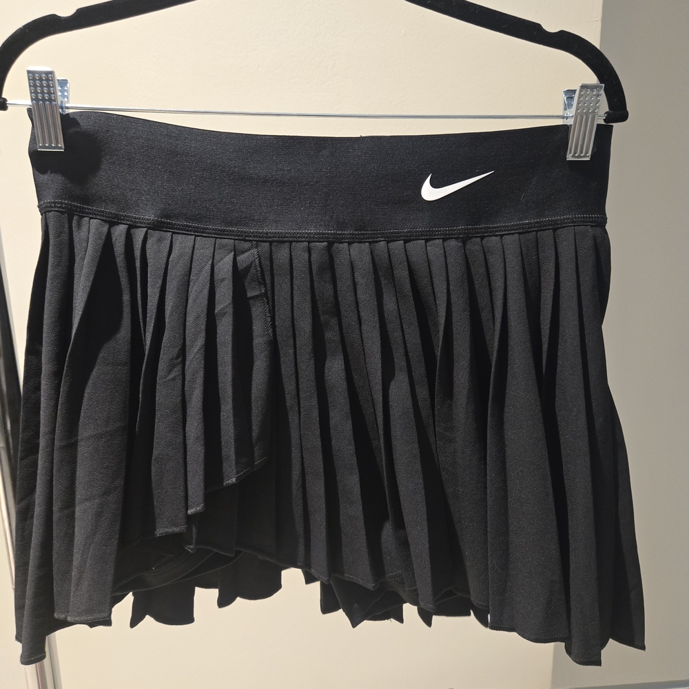 Nike Women's Black Pleated Skirt